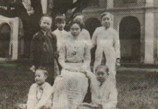 convent light street school di penang yang ditubuhkan pada 1852