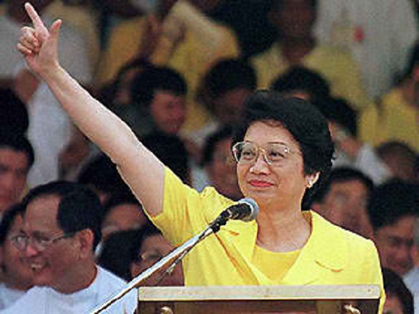 corazon aquino pemimpin wanita negara pertama 2