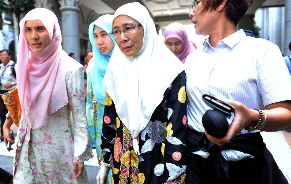 datin seri wan azizah isteri yang setia 3 498