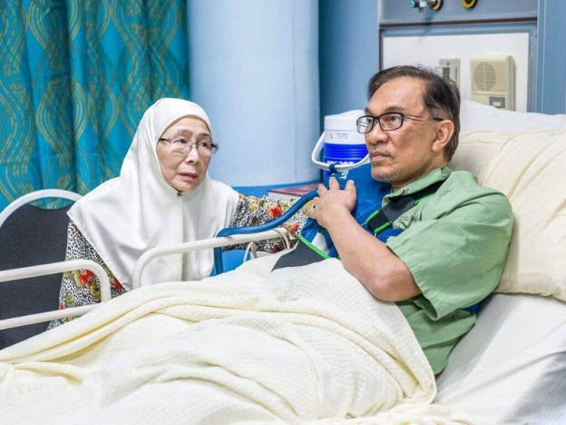 datin seri wan azizah isteri yang setia 4