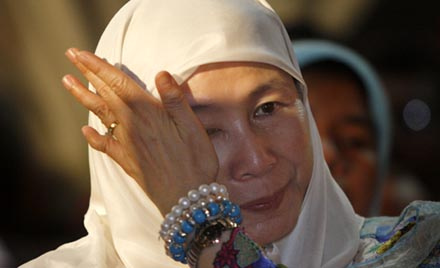 datin seri wan azizah isteri yang setia 5