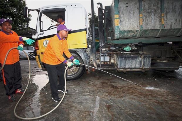 dato zambry abdul kadir kutip sampah majlis bandaraya ipoh