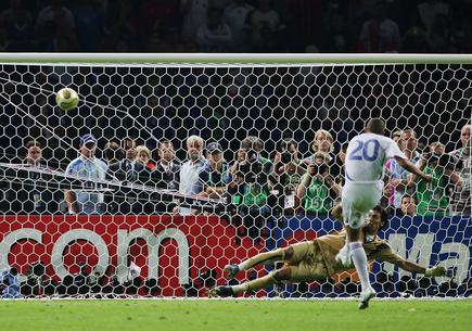 david trezeguet penalti piala dunia 200