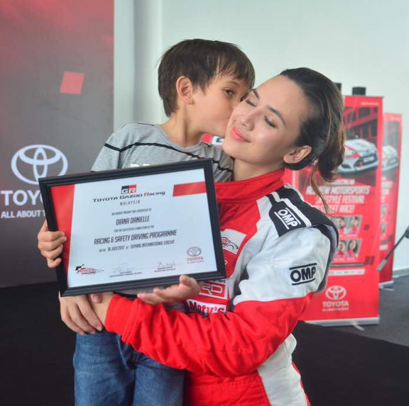 diana danielle tamat pengajian racing school bakal masuk litar 6