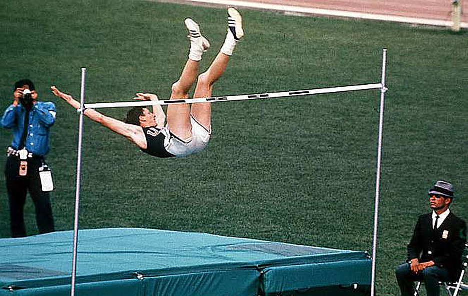 dick fosbury mencipta teknik lompat tinggi baharu 868