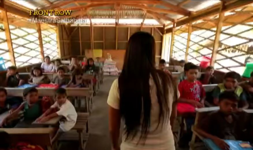 elizabeth miranda cikgu hebat redah 5 sungai dan jalan 2 jam setiap hari untuk ke sekolah 11