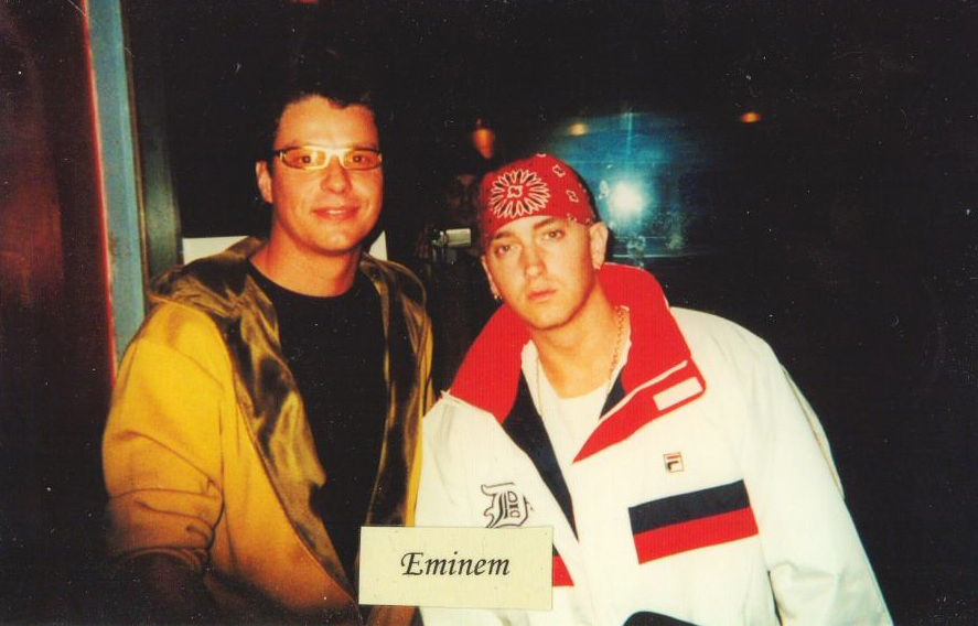 eminem saman syarikat universal music