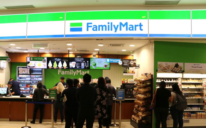 familymart ioi city mall