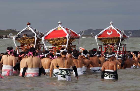 festival separuh bogel hadaka matsuri jepun