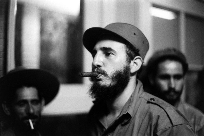 fidel castro merevolusikan sistem kesihatan dan pendidikan