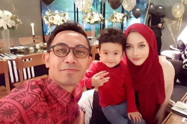 foto bulan madu hafiz hamidun dan joy revfa sofia di taipei