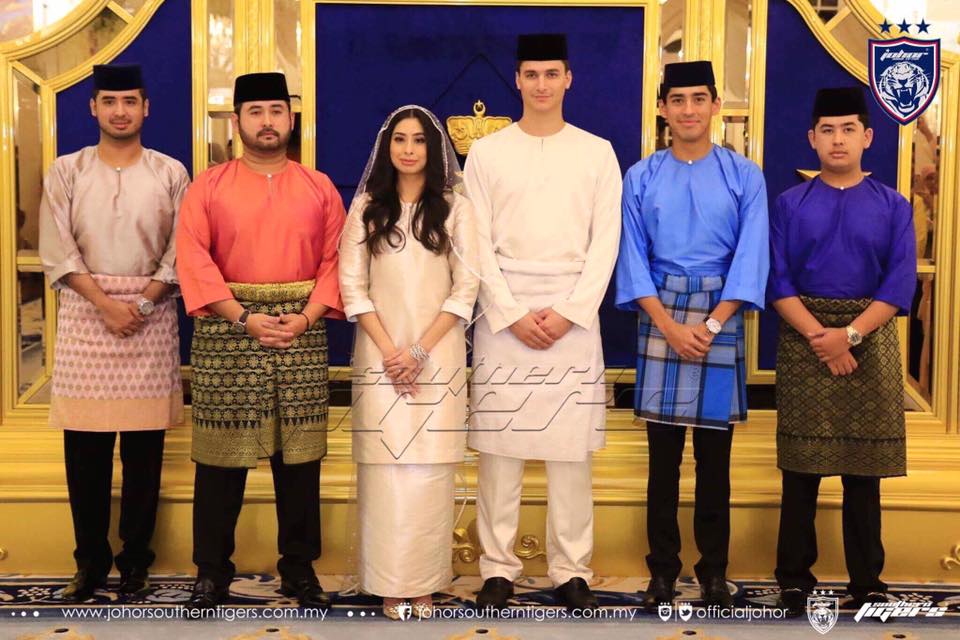 foto foto majlis pertunangan dan pernikahan tunku tun aminah 8