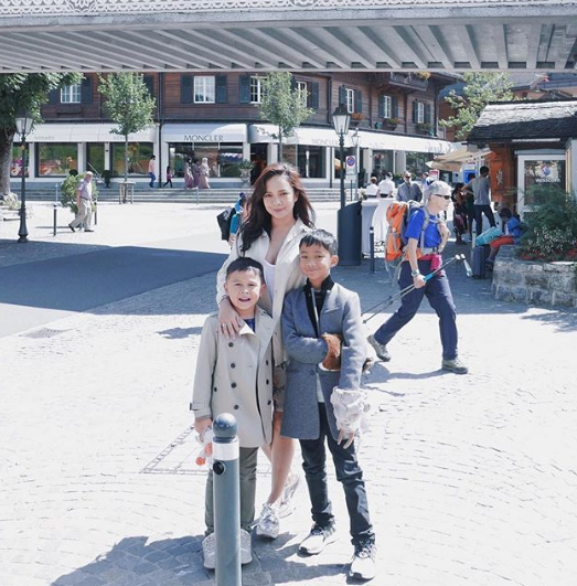 foto foto percutian nora danish sekeluarga di switzerland dan perancis 8