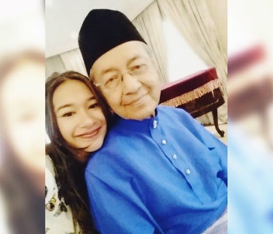 foto terkini cucu tun mahathir meera alyanna yang semakin meningkat dewasa 1 426