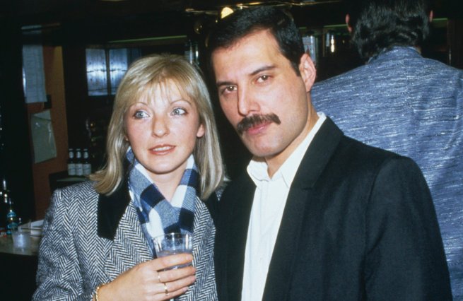 freddie mercury dan mary austin