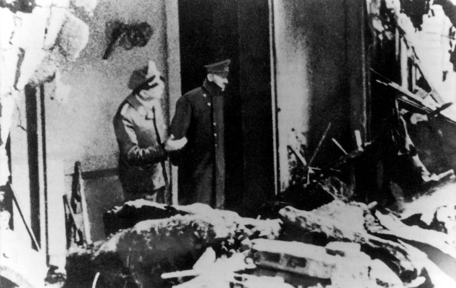 fuhrerbunker tempat persembunyian terakhir adolf hitler sebelum bunuh diri 3