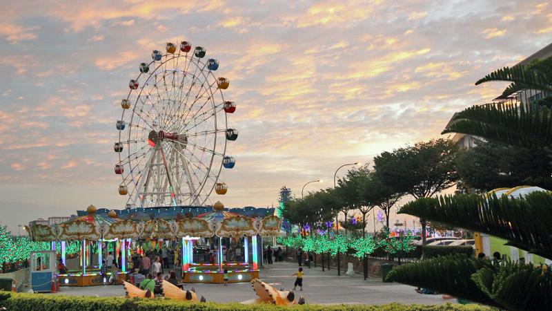 fun fair di malaysia budaya