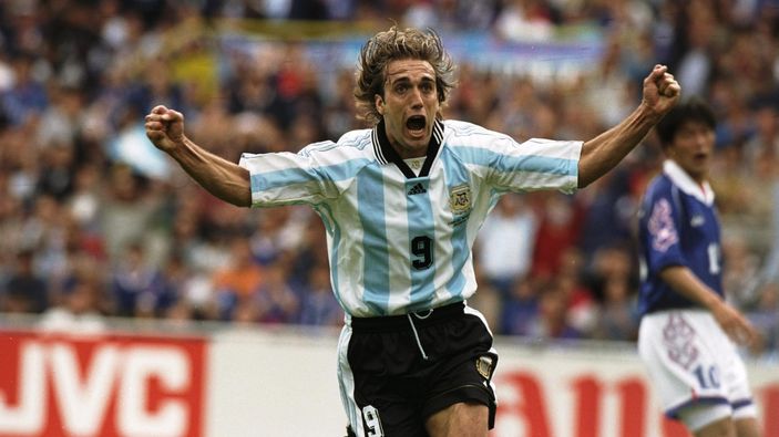 gabriel batistuta meluat bola sepak