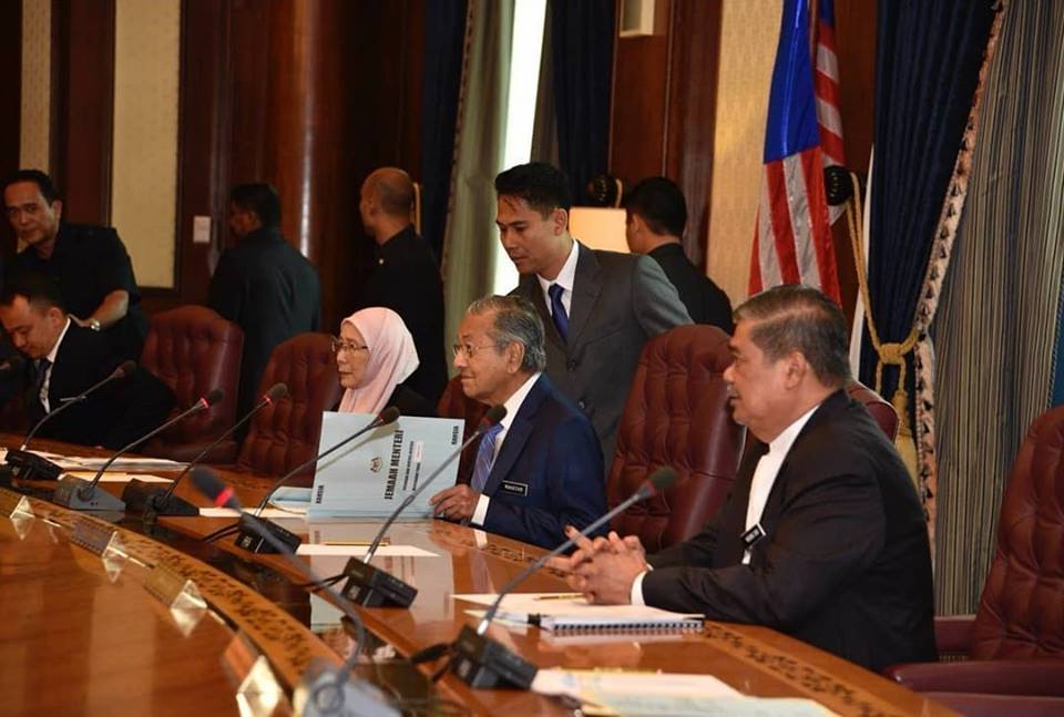 gaji jemaah menteri dipotong 10 tun mahathir 1