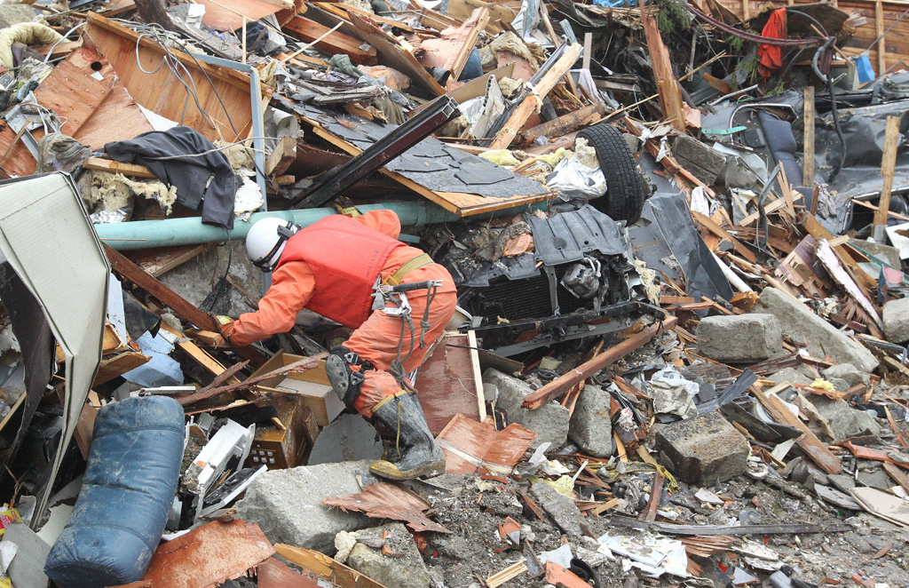 gempa bumi dan tsunami tohoku