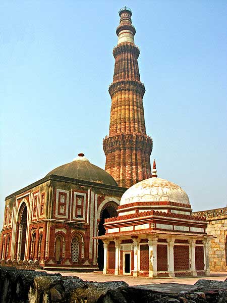 gerbang alai dan qutub minar