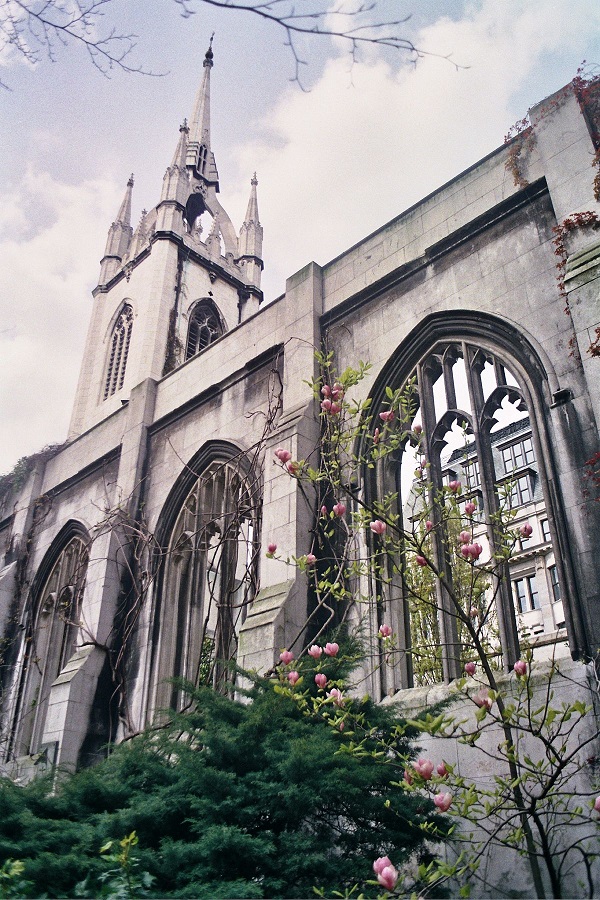 gereja st dunstan s in the east dari luar