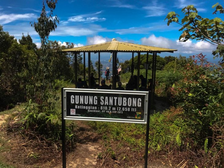 gunung santubong