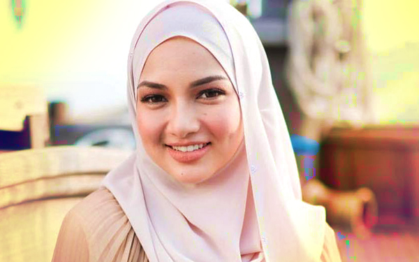 hajjah noor neelofa mohd noor