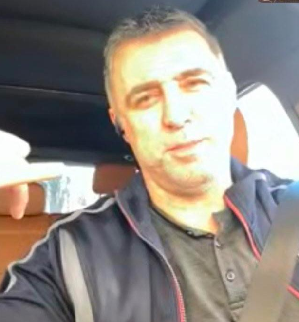 hakan sukur sedang memandu uber