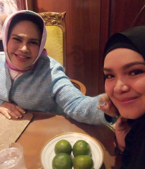 hetty koes endang datang rumah siti nurhaliza bawa pemberian 2