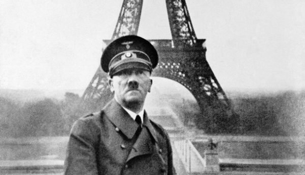 hitler menara eiffel