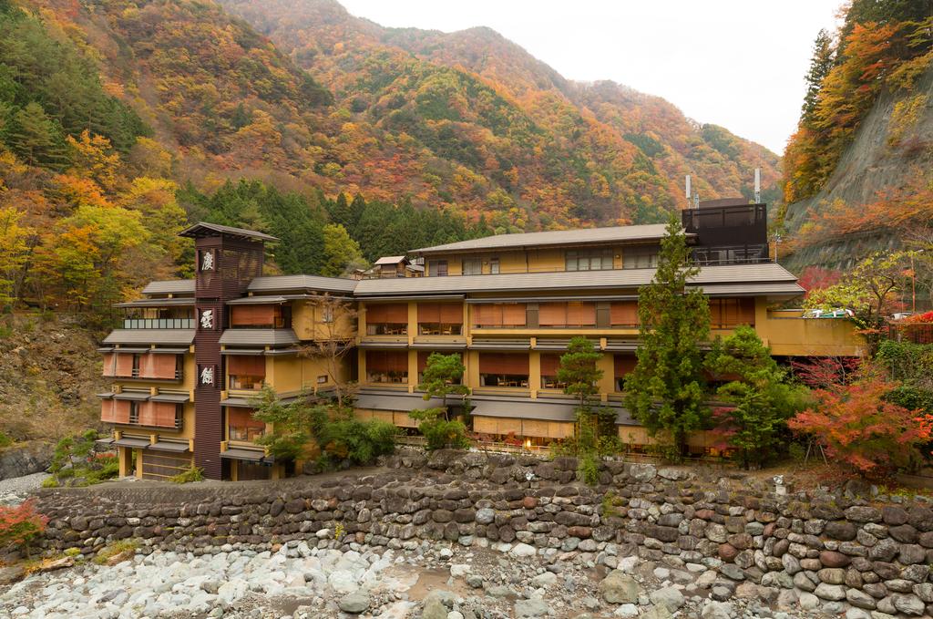 hotel nishiyama onsen keiunkan