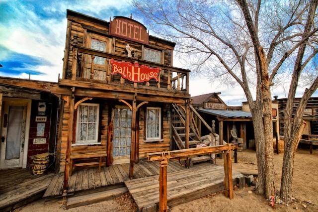 hotel pioneertown