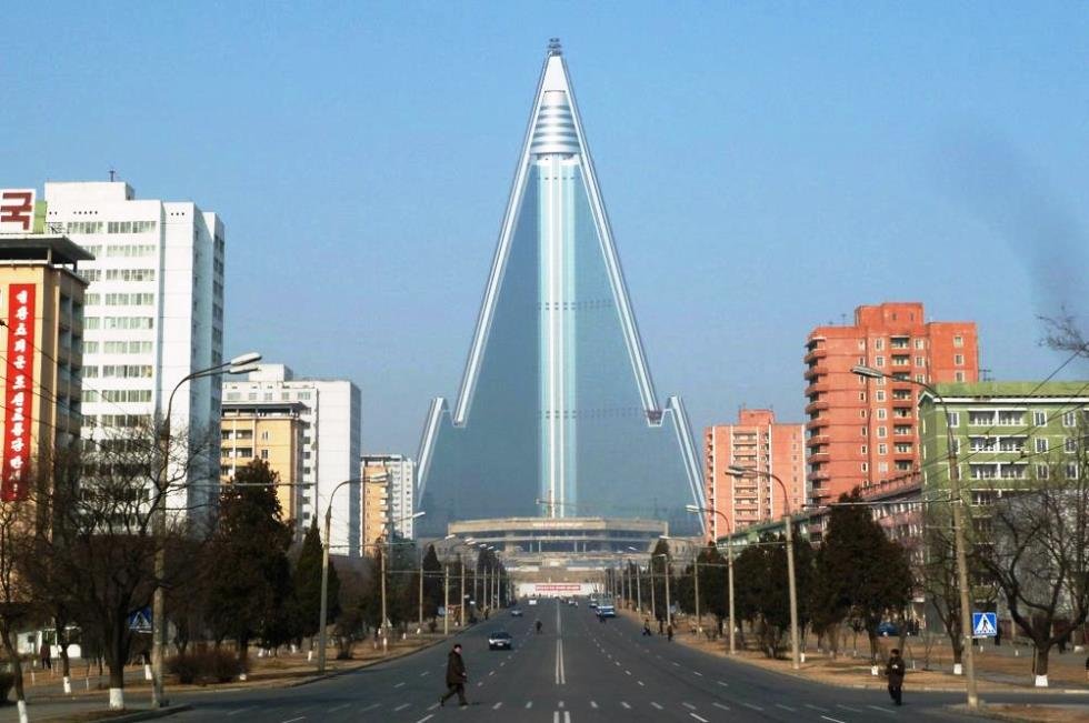 hotel ryugyong 5 tempat pelik di korea utara 2