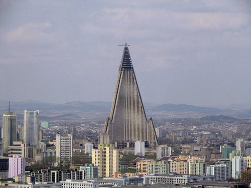 hotel ryugyong 5 tempat pelik di korea utara 4 881