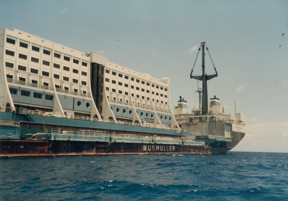 hotel terapung korea utara