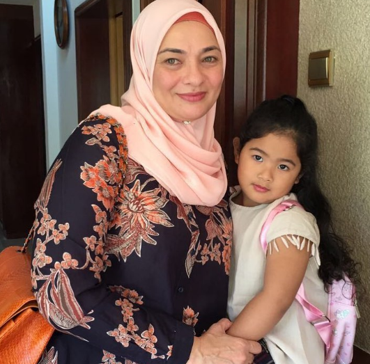 ibu neelofa awet muda 2