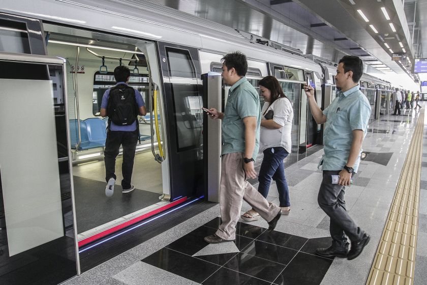 iluminasi naik mrt