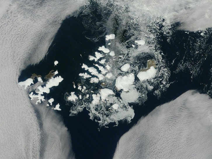 imej satelit franz josef land alexandra land adalah sebahagian daripadanya