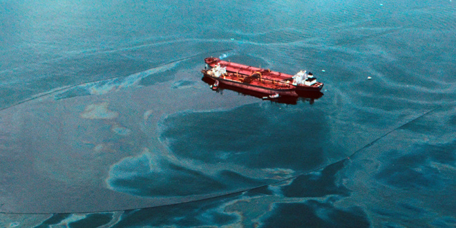 insiden tumpahan minyak exxon valdez