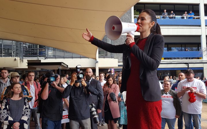 jacinda ardern berkempen 378