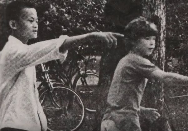 jack ma and david morley playing frisbee