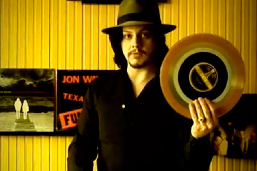 jack white triple decker piring hitam