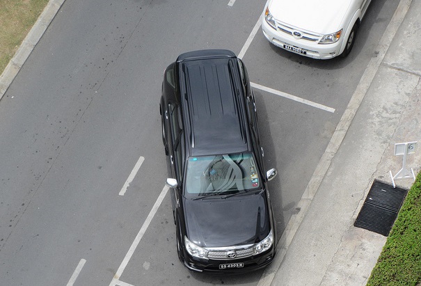 jangan masuk bahagian depan kereta dahulu