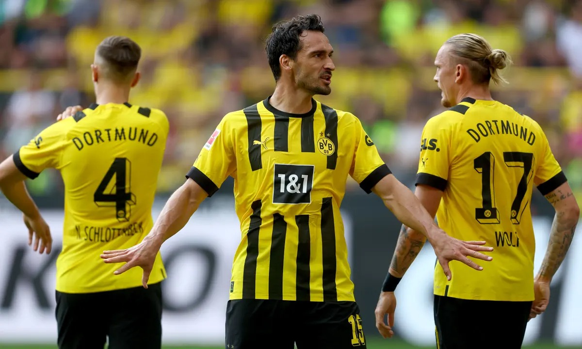 jersi kuning borussia dortmund