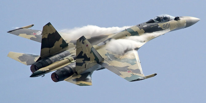 jet pejuang model sukhoi su 35