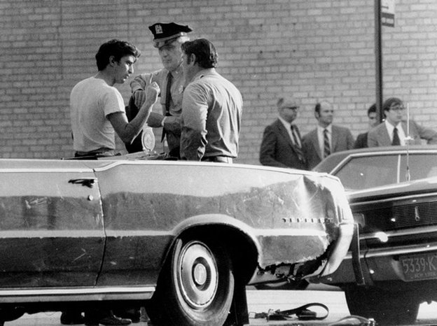 john wojtowicz sedang berunding dengan pihak nypd