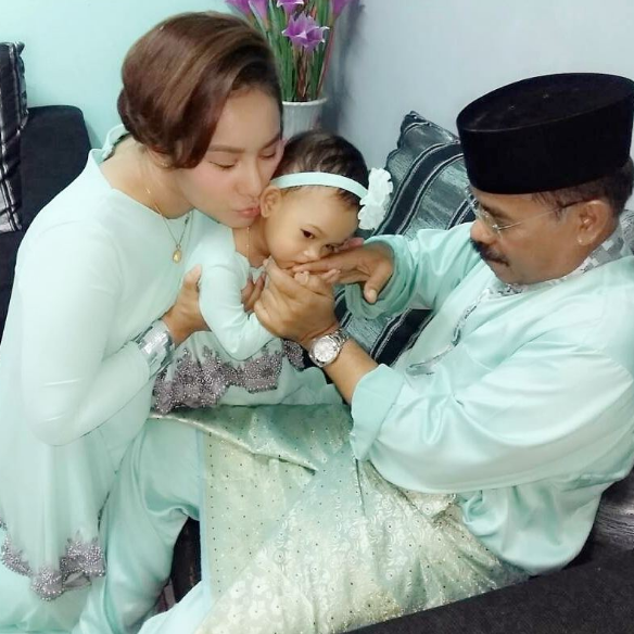 jumlah duit raya anak elly mazlein yang mengejutkan ramai 2