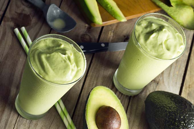 jus badam dengan alpukat dan pisang bantu lambatkan tanda penuaan