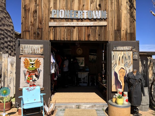 kedai pioneertown